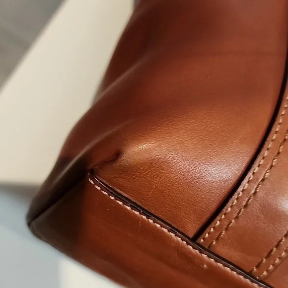 Coach Gigi Tote - Picture 11 of 17